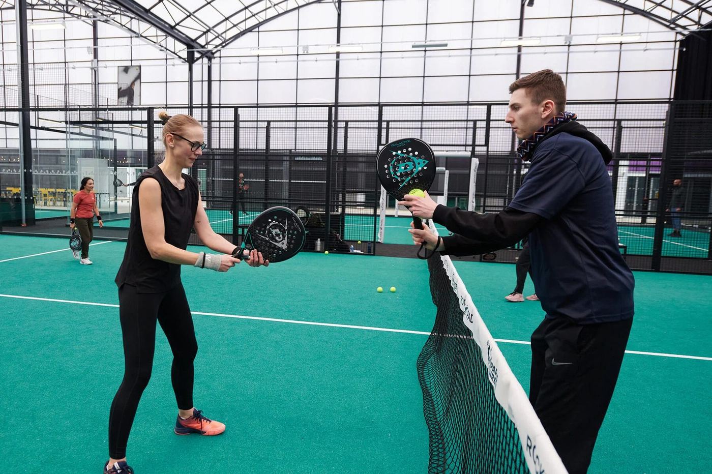 Entrenamiento en pista de pádel
