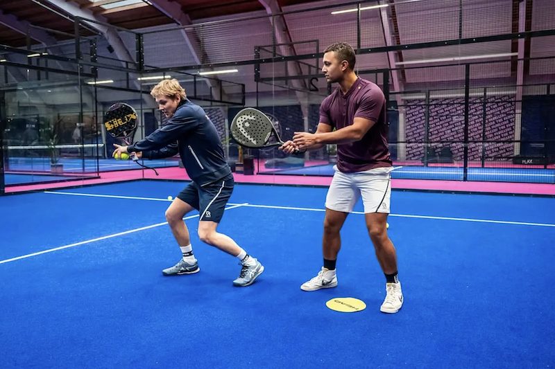 Entrenamiento de volea en pádel